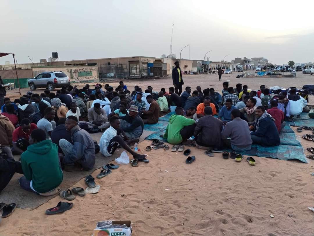 Ecco come la crisi in Sudan si riflette in Libia, oltre 30 mila profughi in fuga hanno raggiunto la municipalità meridionale di Kufra