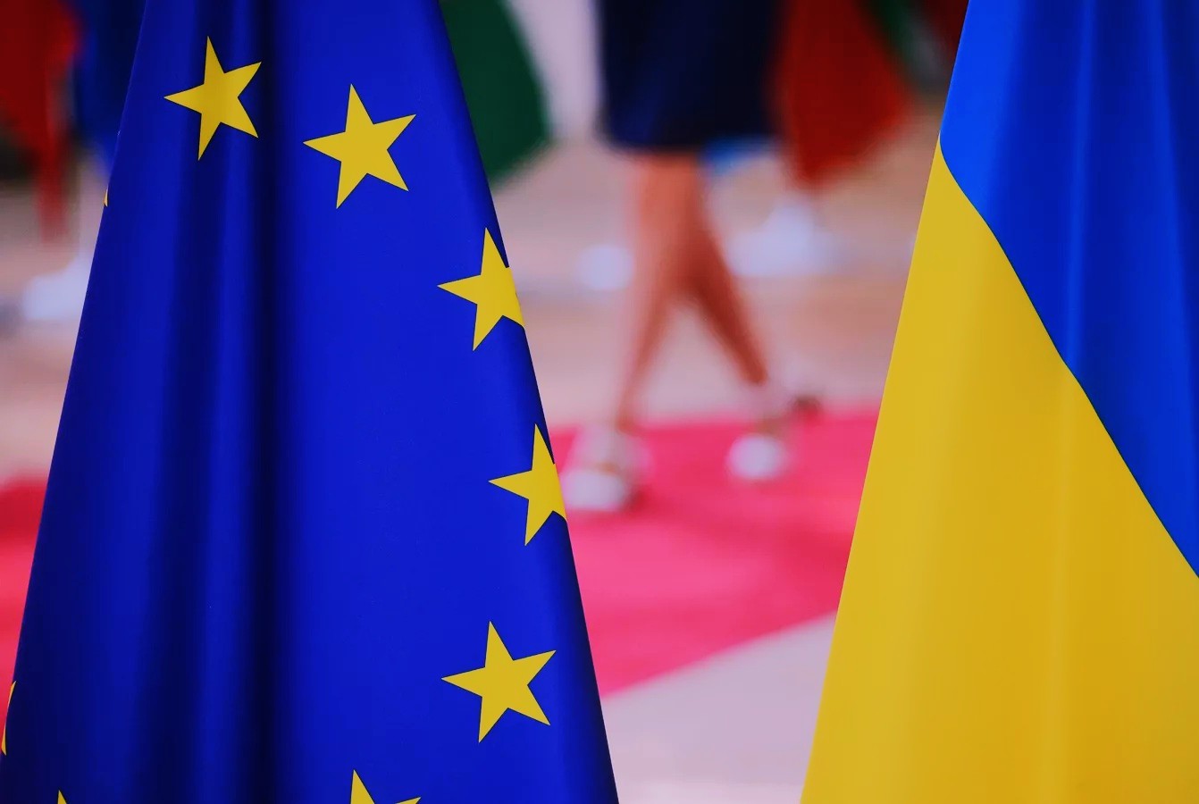 La UE cerca i soldi per finanziare l’Ucraina nel 2026: a Kiev servono 19 miliardi di dollari… anzi 40