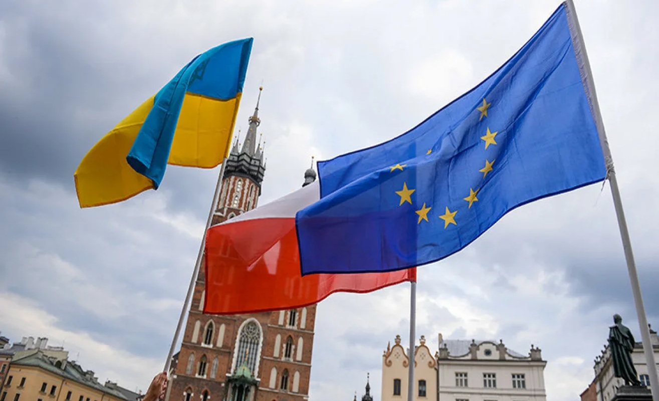 Bandiere Ucraina Polonia UE