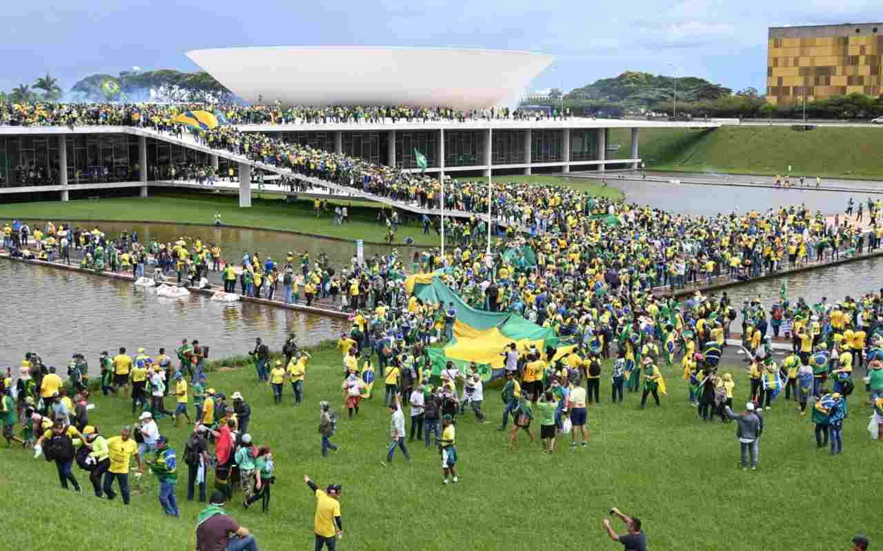 8 Gennaio 2023 – Sostenitori di Bolsonaro, assalto al Congresso, Parlamento e Corte Suprema a Brasilia