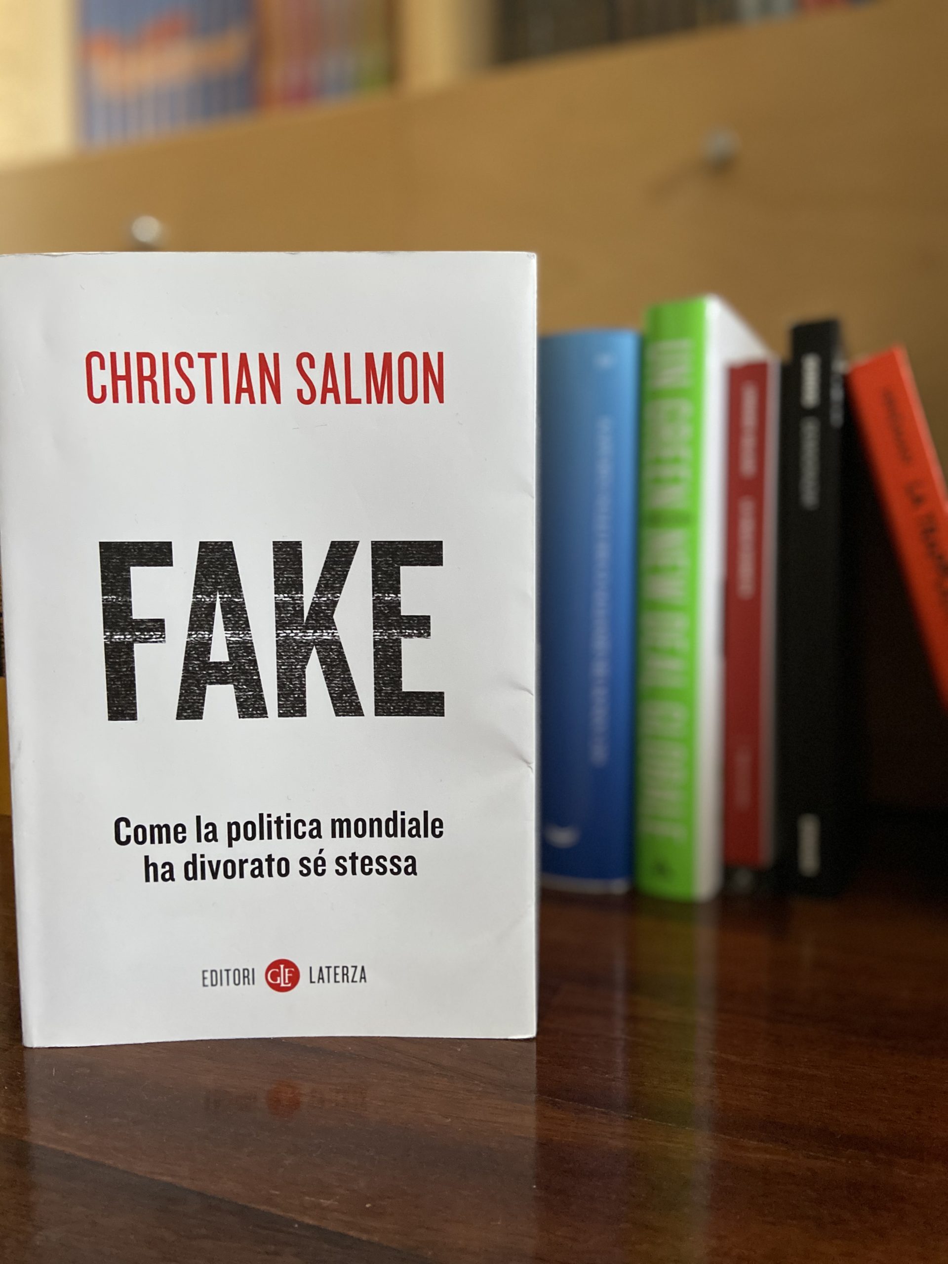 Christian Salmon aggiorna per noi il suo libro “Fake” alla pandemia che stiamo vivendo. ‘L’era dello scontro’ continua. A costo della nostra vita