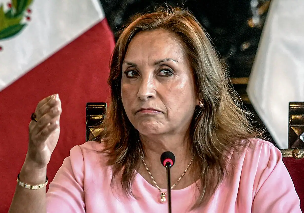 4 aprile 2024 – Dina Boluarte supera una nuova mozione di sfiducia nel parlamento peruviano