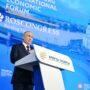 Foto - Il presidente russo Vladimir Putin al Forum di San Pietroburgo 2024