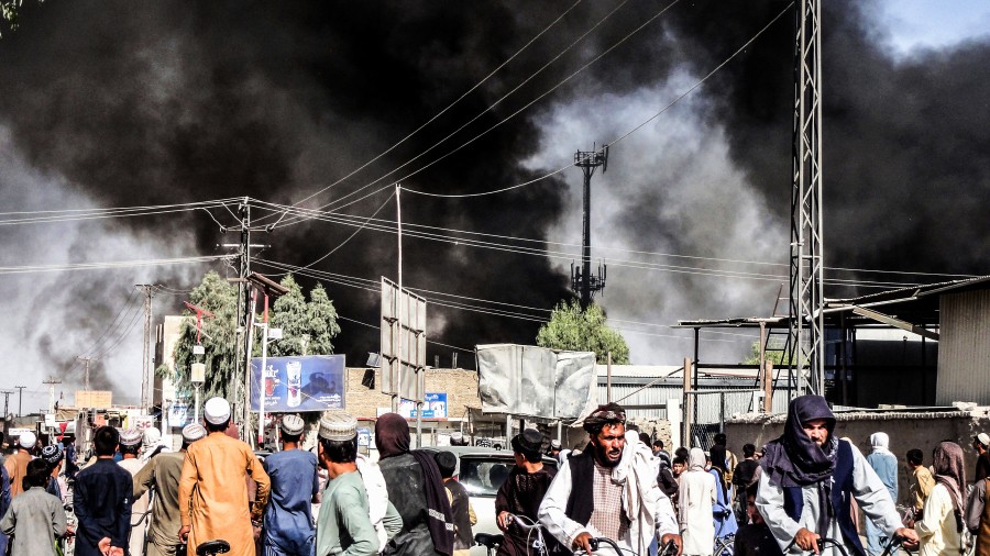 Giovane giornalista e blogger afghano: “Gli americani hanno fatto del nostro territorio un campo di battaglia per procura, ci hanno usati come mercato nero e hanno sostenuto un governo corrotto”