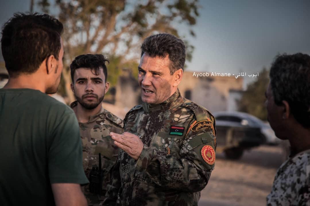 Faccia a faccia con il generale di brigata Al-Hadi Salem Idrah, portavoce ufficiale della Sala Operativa Liberazione di Sirte e Jufra