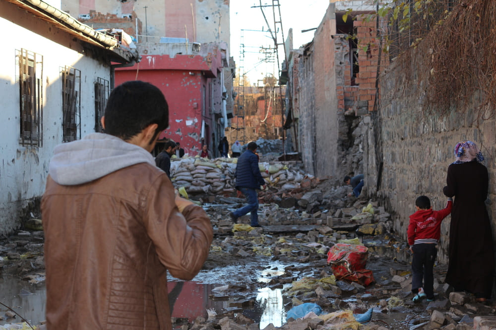 Foto - La distruzione di Diyarbakir. Il comando centrale dell'esercito turco afferma di aver ucciso più di 500 "terroristi del PKK" — Foto di YAY_Images
