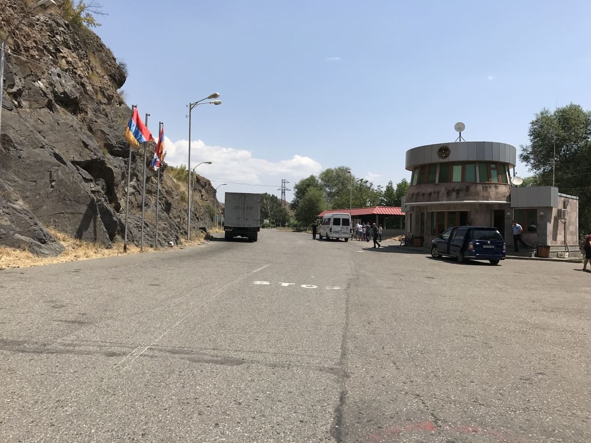 Nuovo blocco azero del Corridoio di Lachin. Chiusi i collegamenti tra Nagorno-Karabakh e Armenia