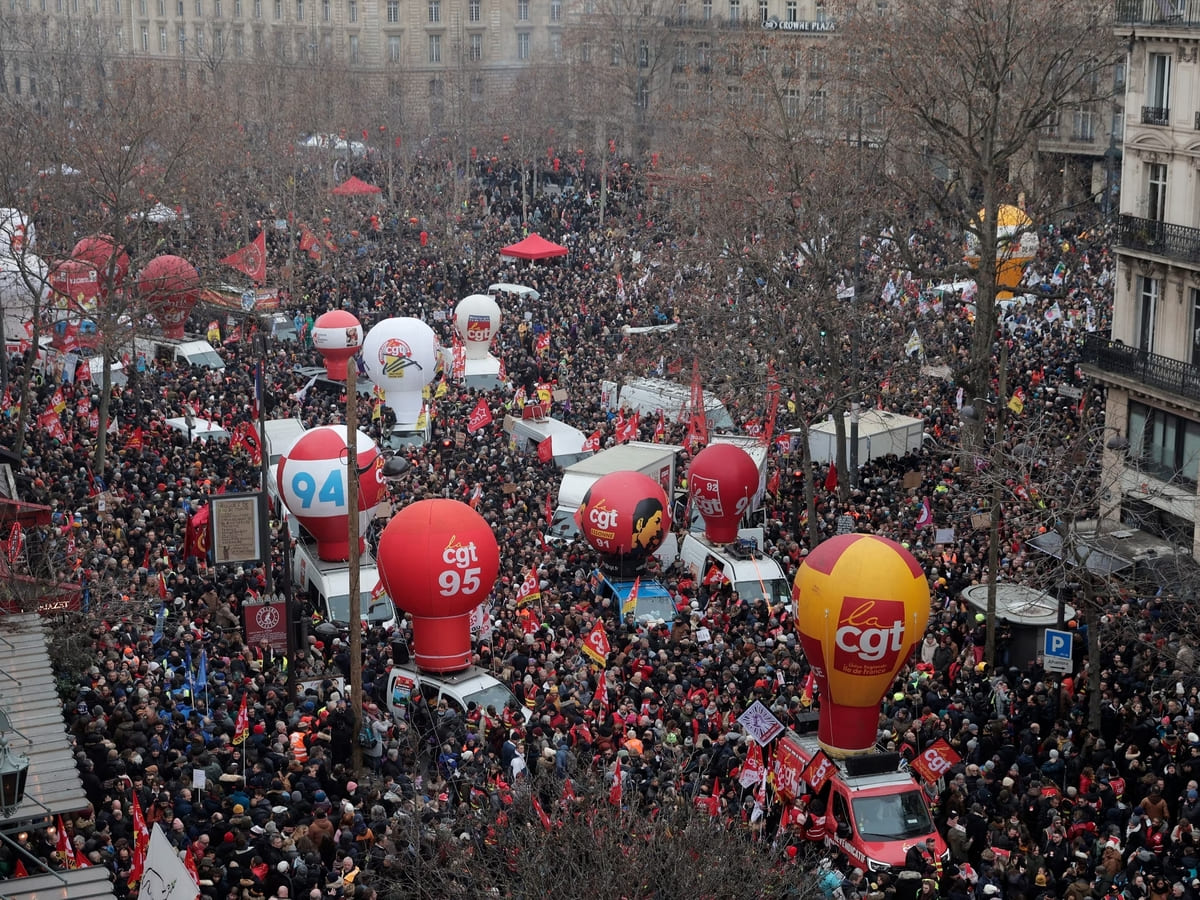 7 Febbraio 2023 – Francia, quasi un milione di persone in piazza contro riforma delle pensioni. Continua a salire il numero delle vittime per terremoto tra Turchia e Siria