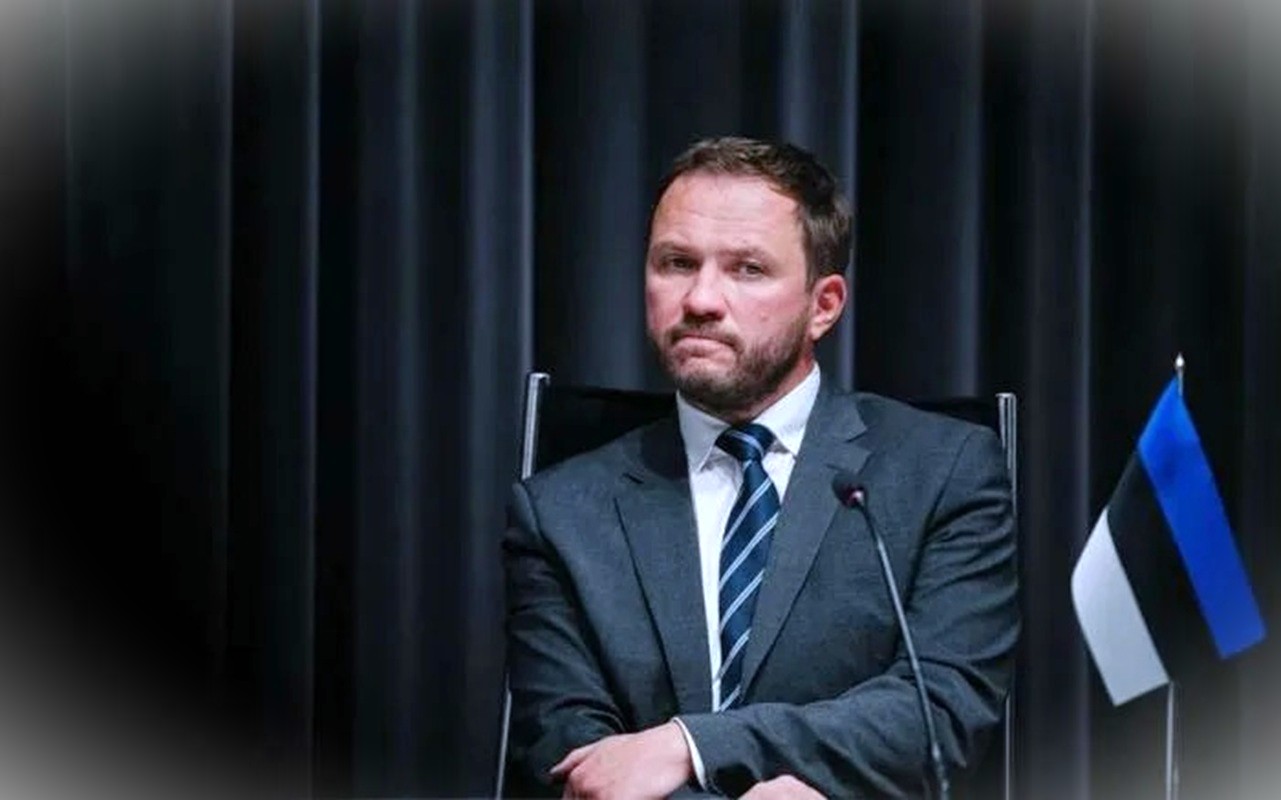 Ministro estone: rischiamo l’incolumità dei nostri cittadini pur di far passare i droni ucraini