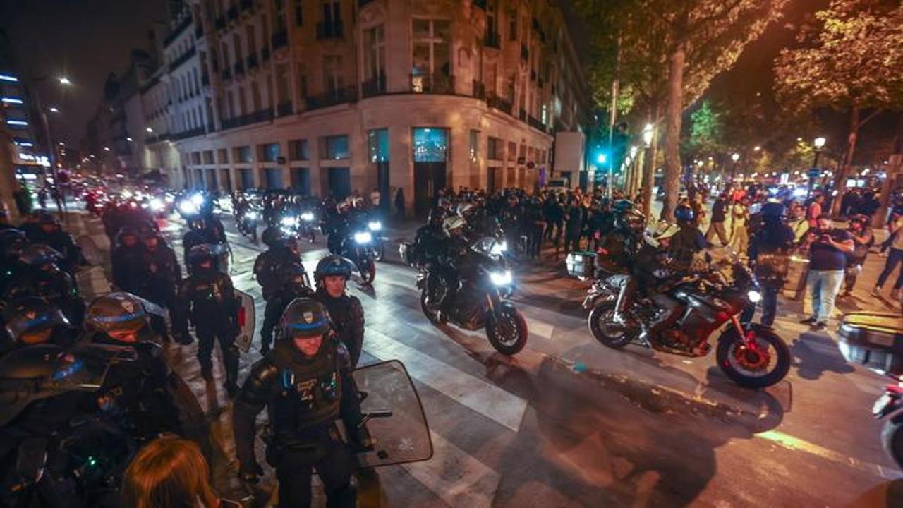 4 Luglio 2023 – Un ventisettenne muore durante manifestazioni a Marsiglia a causa di proiettile sparato dalla polizia