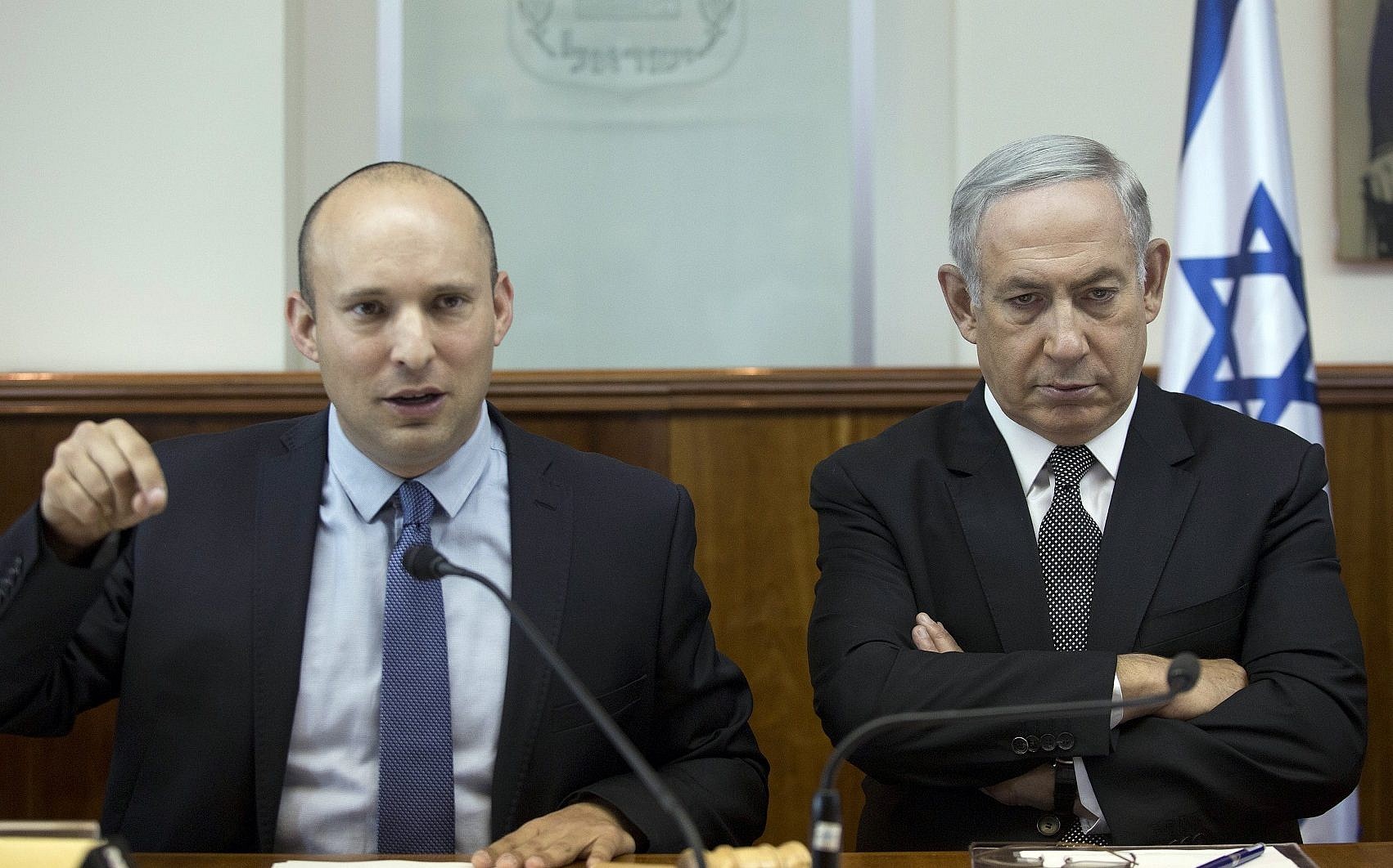 Netanyahu avrebbe minacciato l’attuale premier israeliano Naftali Bennett per evitare la sua successione