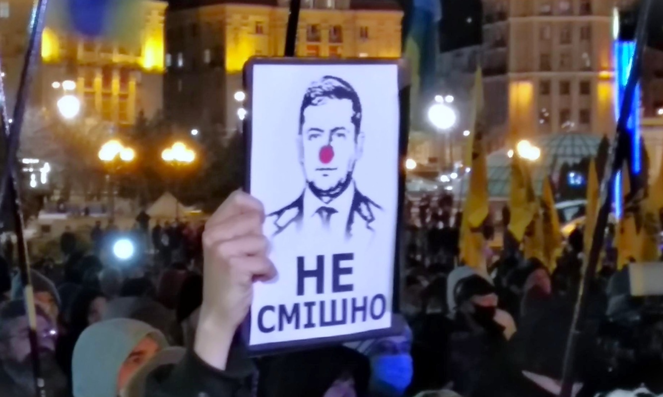 Zelensky, popolarità in calo costante: la pazienza degli ucraini è finita