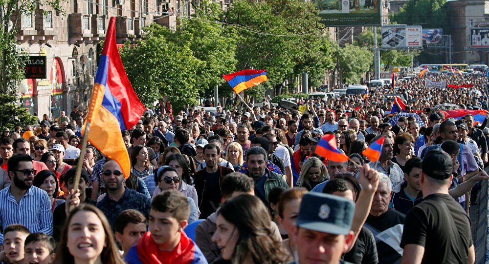 Yerevan, la crisi politica si aggrava