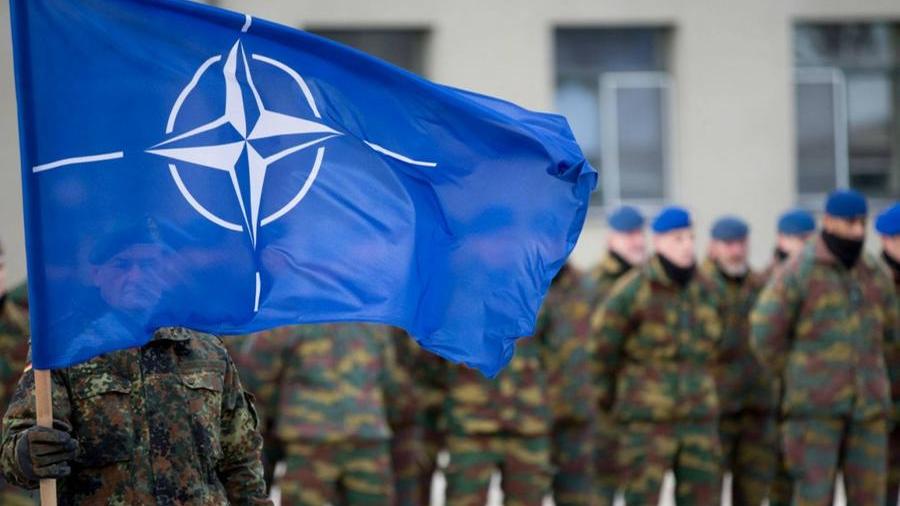 Ucraina, Nato torna a minacciare: “pronti 5mila soldati” per l’Ucraina