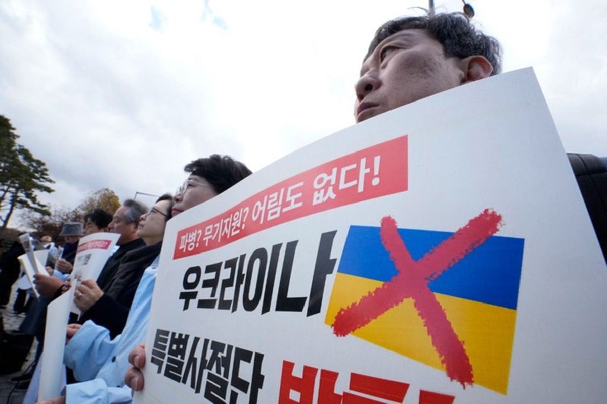 Dopo l’ambasciatore, la Corea del Sud ritira altro personale diplomatico da Kiev