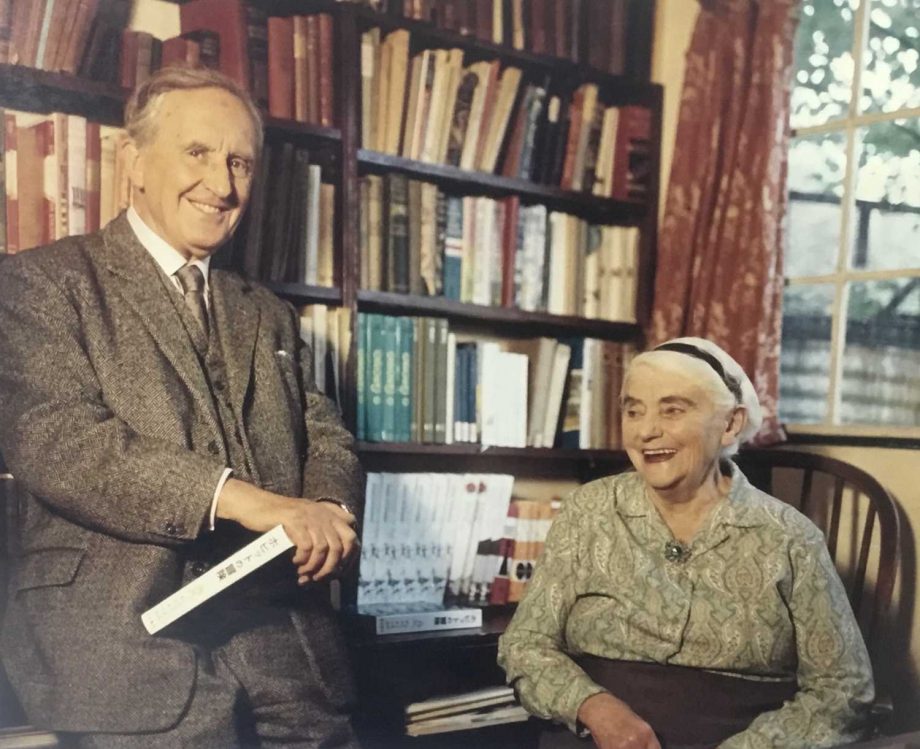 FOTO - RR Tolkien con sua moglie Edith fotografati da ©Pamela Chandler 