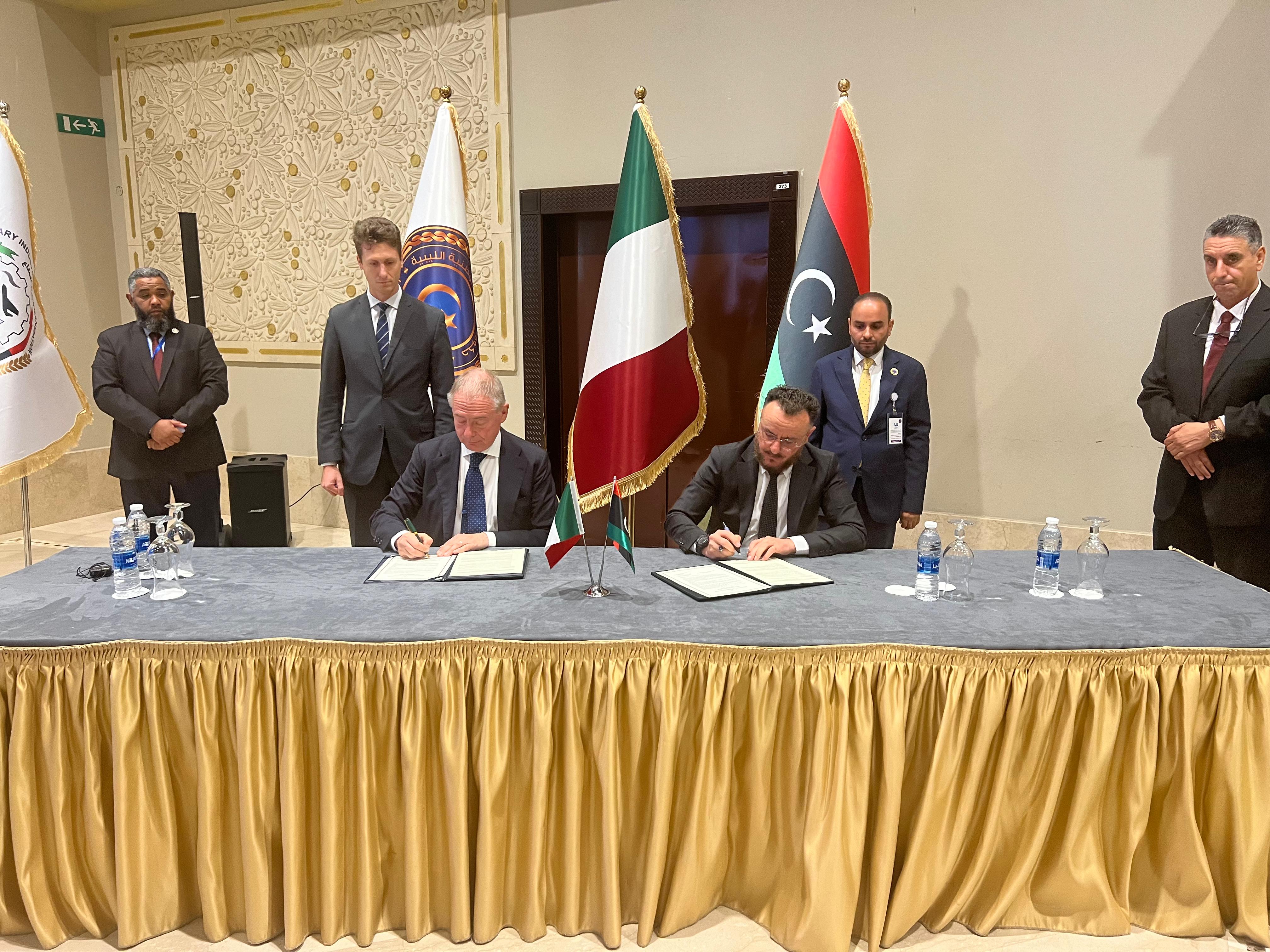 Piano Mattei, Urso a Tripoli firma dichiarazione Italia-Libia: rafforzare sinergie su energia, materie prime critiche e tecnologia green