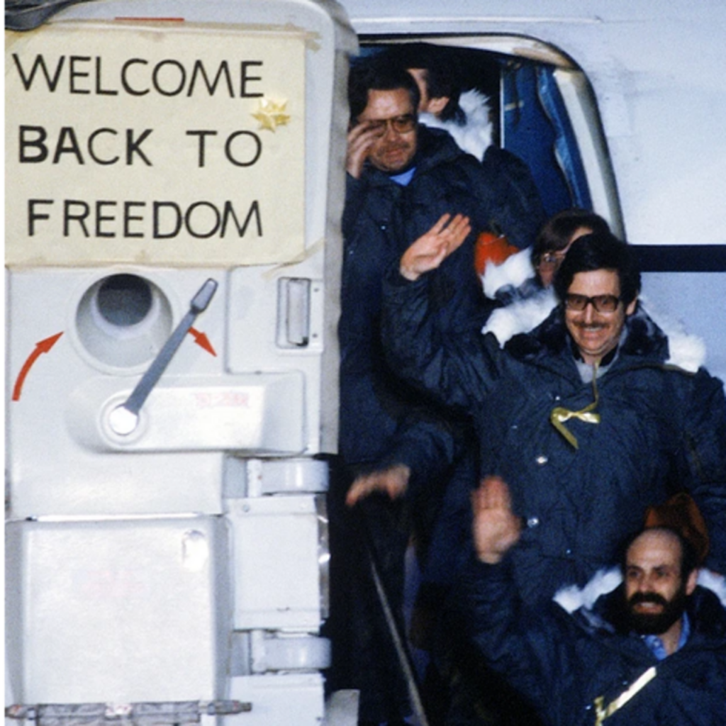 A 43 anni di distanza si scopre che rilascio americani in Iran nel 1980 fu ritardato per questioni politiche
