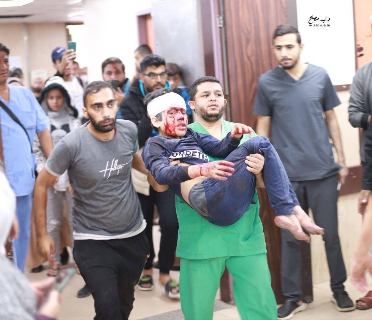 La lenta agonia dei civili a Gaza. Intervista con Mahmoud Abou Saleh, anestesista all’ospedale Martiri Al-Aqsa