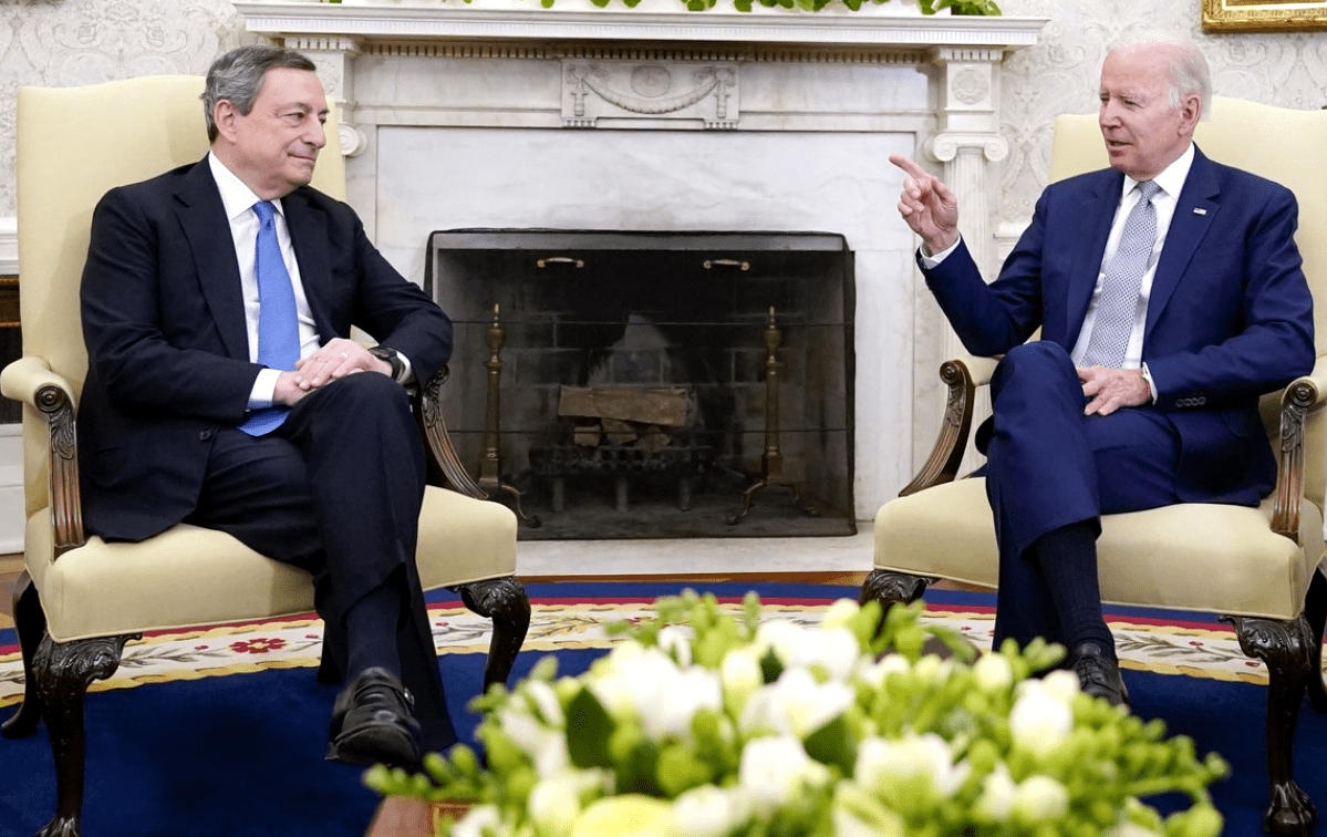 10 Maggio 2022 – Mario Draghi incontra Joe Biden e rafforza partnership tra gli Stati Uniti e l’Italia in funzione antirussa. Usa annunciando già per fine maggio la Ramstein 2. Lituania invoca rimozione di tutto il Governo russo