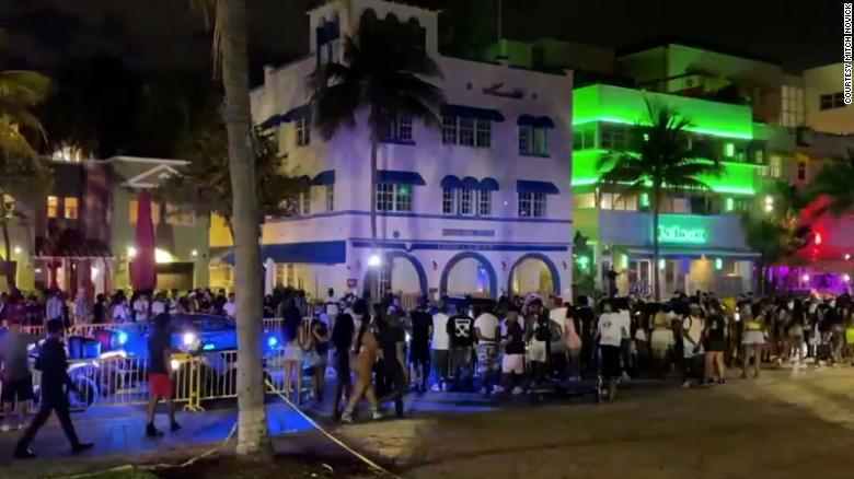 Miami Beach, scatta il coprifuoco dopo weekend di sangue nello Spring Break
